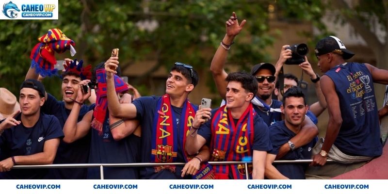 Không khí cuồng nhiệt bao trùm Barcelona